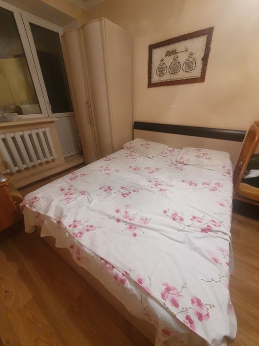 Продам спальный гарнитур