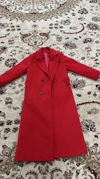 Красная Пальто демисезон, р 44-48