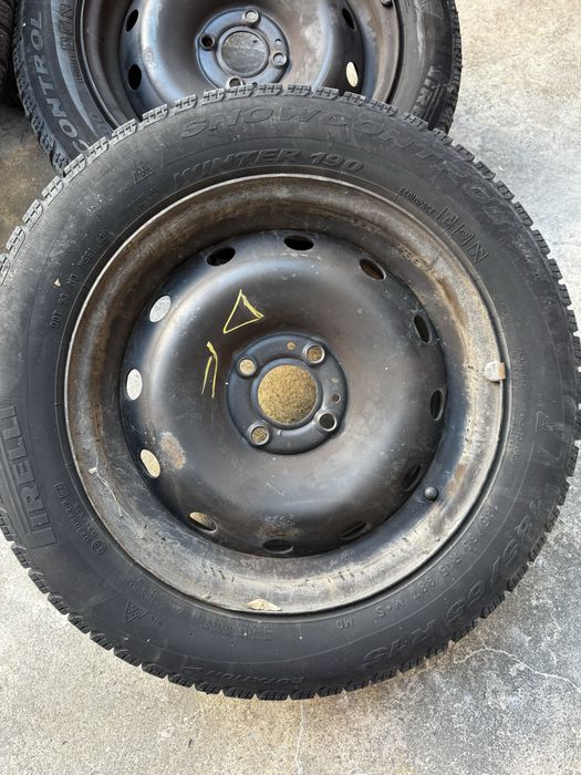 Anvelope + jante tabla +capace Logan