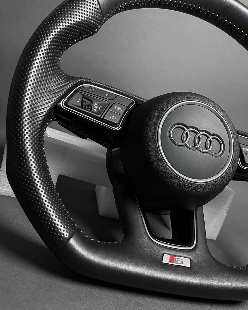Оригинален волан с пера Ауди С3 8V фейслифт / Audi S3 8V FL Wheel