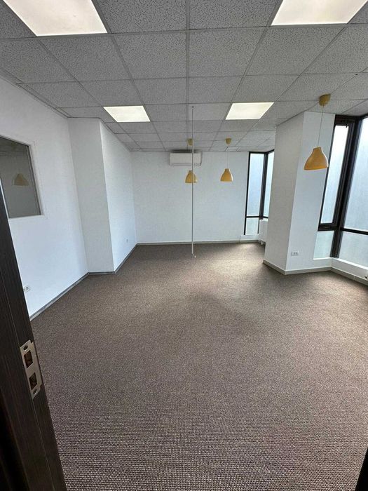 Închiriez spațiu de birouri/comercial