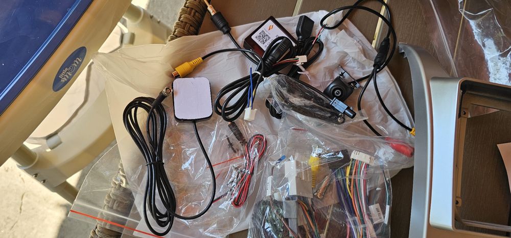 Navigatie Android 2GB Carplay Android Auto Logan Duster Sandero