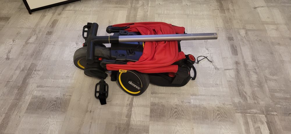 Tricicleta pentru copii Doona Liki Trike S3 Flame Red