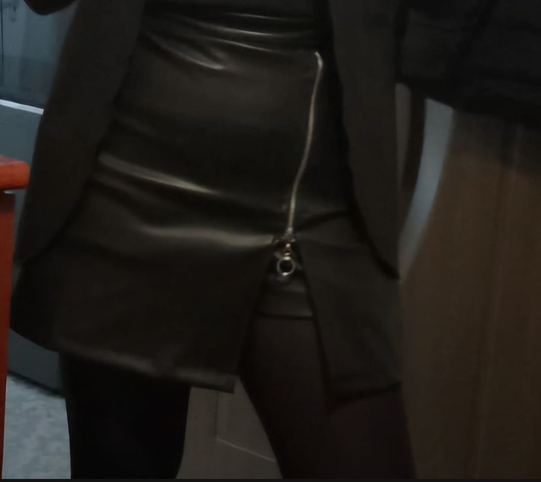 Fusta pantaloni din imitație piele