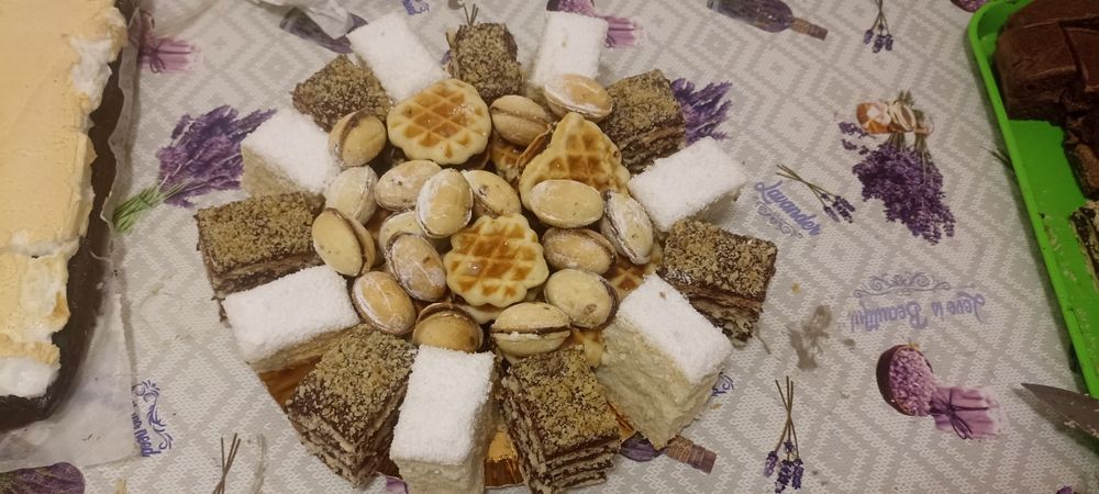 Prăjituri și cozonac