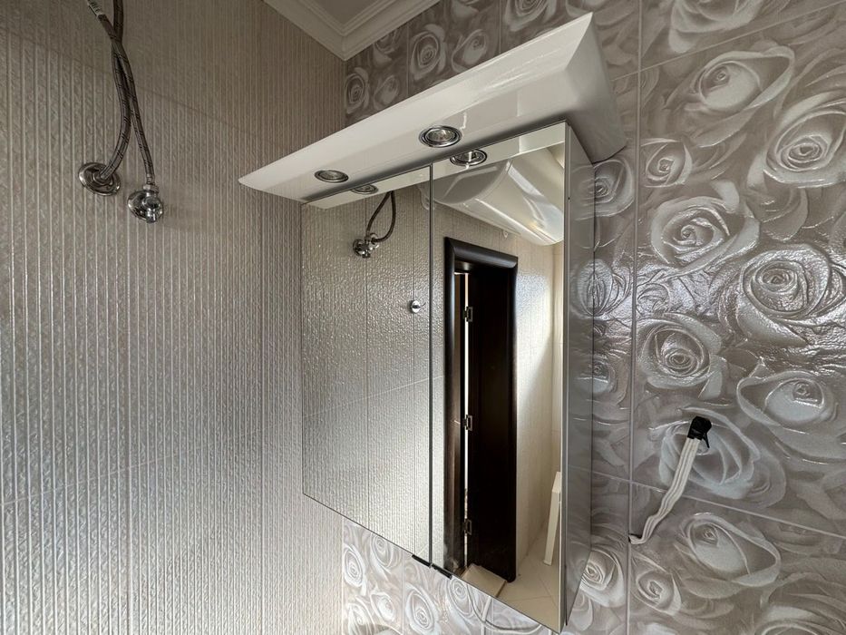 Огледало шкаф за баня