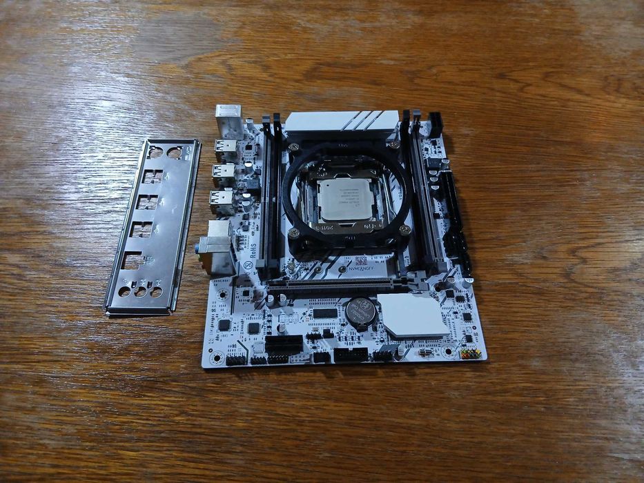 Kit Intel "i9" cu 12c/24t - alb