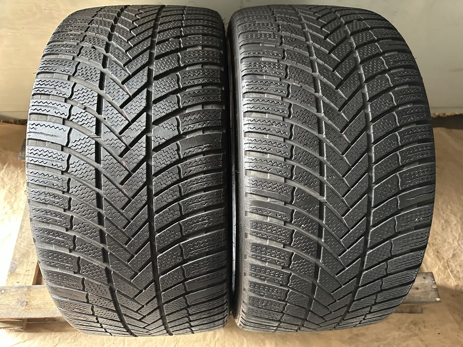 255/35 R19 Bridgestone Blizzak LM005 DOT 2022