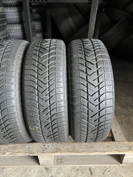 4 anvelope de iarna 185/60/15 Pirelli!
