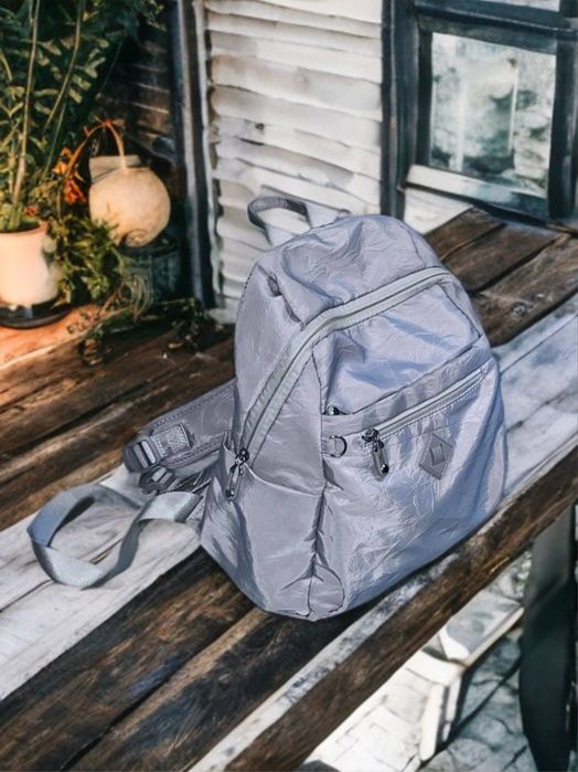 Женский серый рюкзак