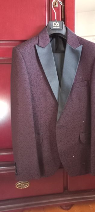 Costum bărbătesc de ocazie.