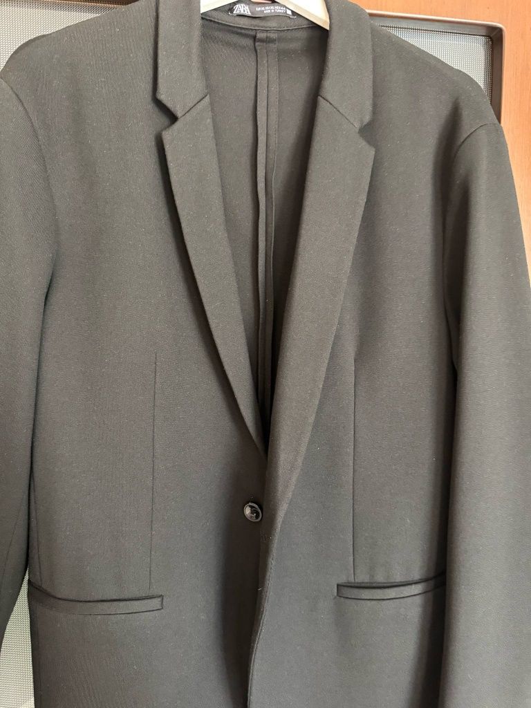 Мъжко сако на  ZARA