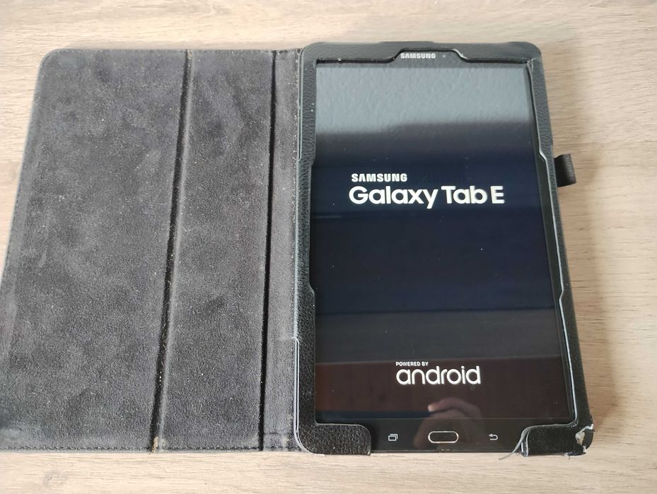 Таблет Samsung Galaxy Tab E SM-T561