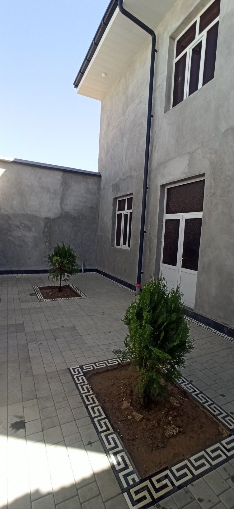 Продаётся срочно новый дом, таунхаус 2этажа.