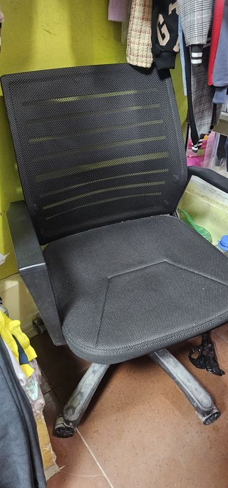 Офисный кресло в хорошем качестве