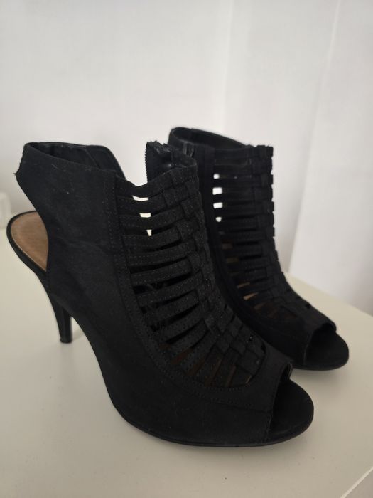 Дамски обувки с ток