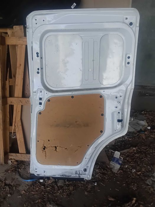 Врата странична дясна за Ford Transit Courier 13-21