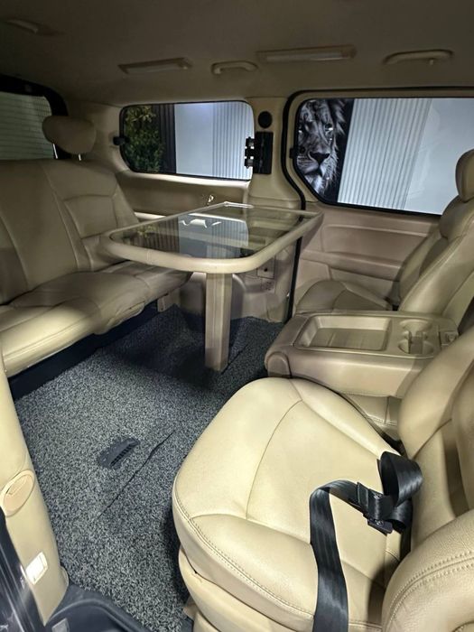 Продается представительный Hyundai STAREX