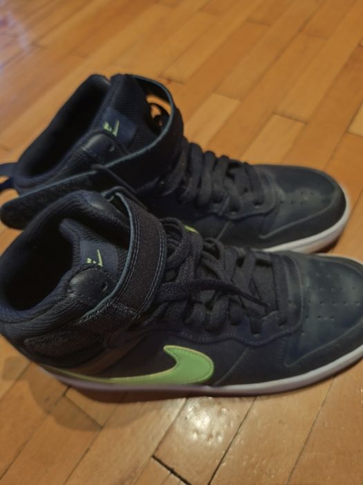 Тъмно сини кецове Nike