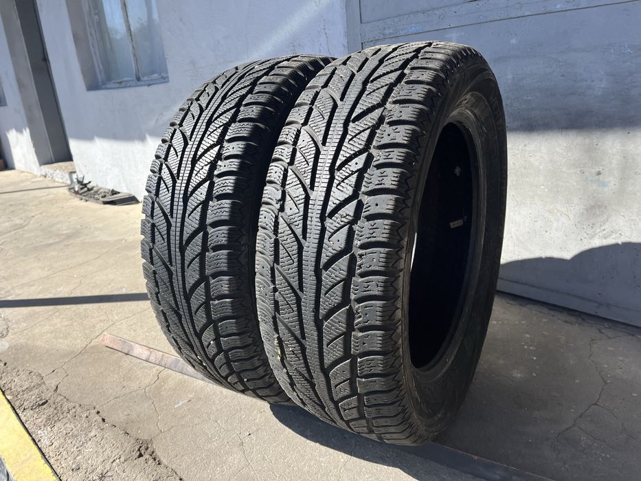 2 бр. зимни гуми 215/60/17 Cooper 7 mm DOT 2218