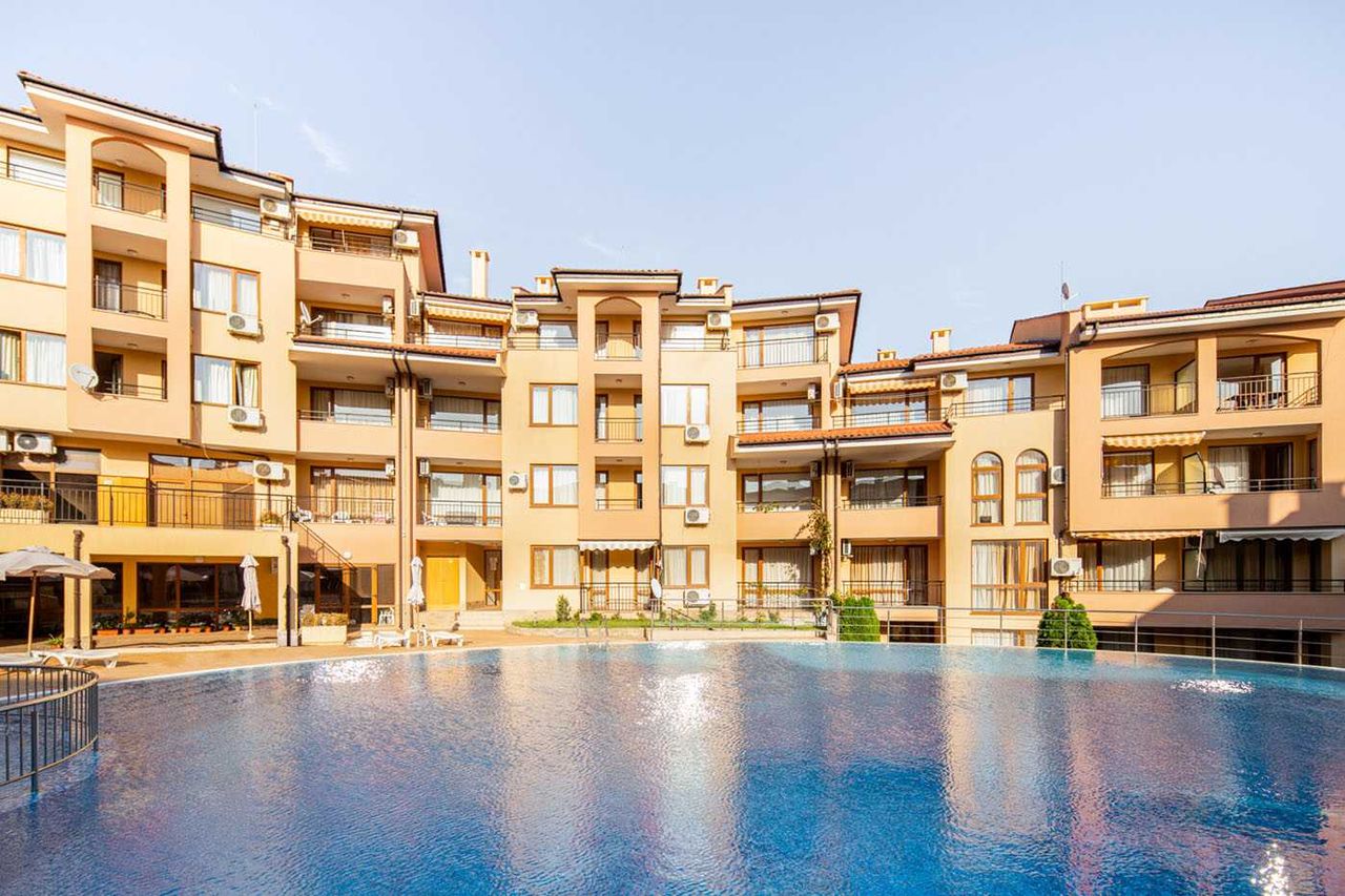 Продава се Двустаен апартамент в Свети Влас - 61 кв.м за 1722 €/кв.м - Снимка #1
