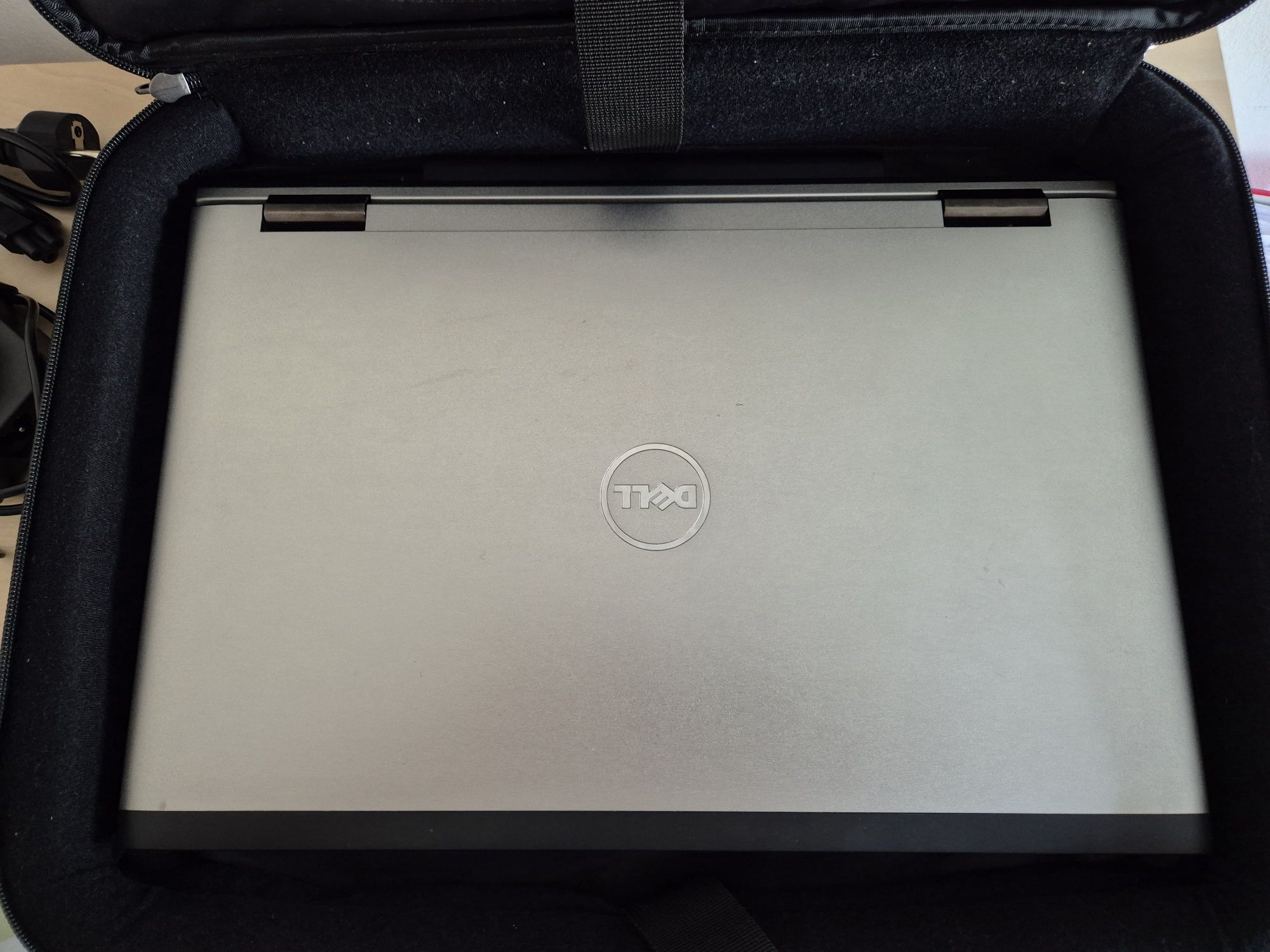 Лаптоп Dell Vostro 3750