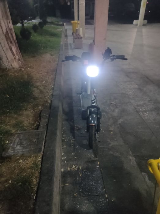 Elektron skuter yili 2025 ideal holatda akkumulyator lition 100%