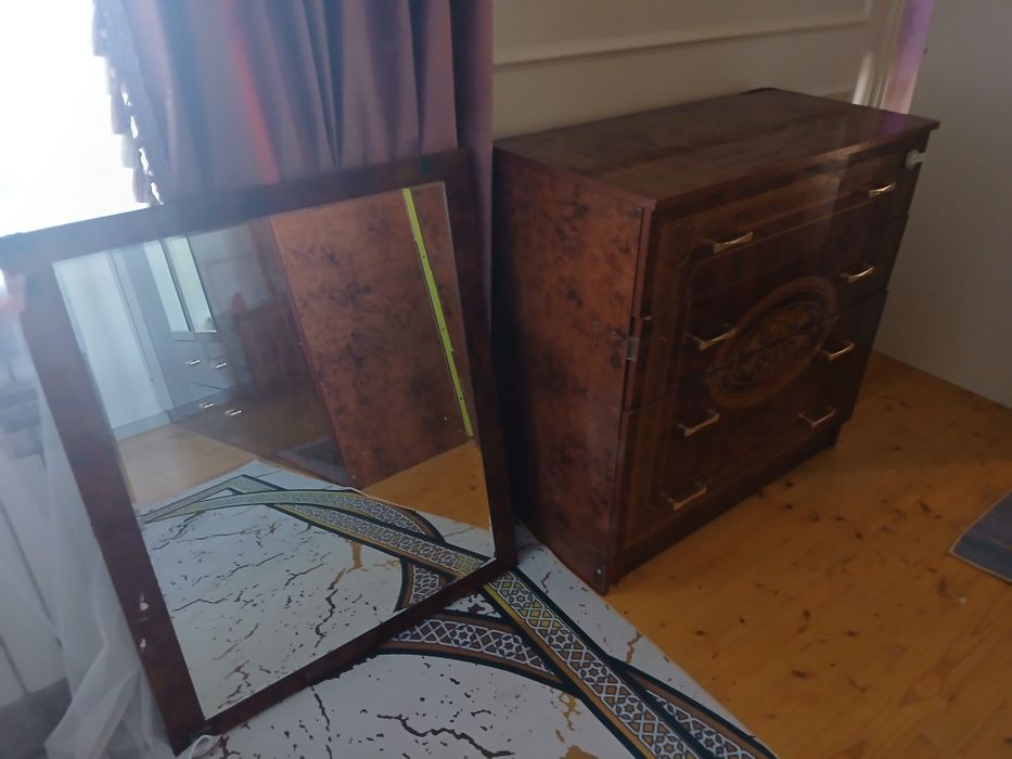 Комот пен зеркало Сатылады