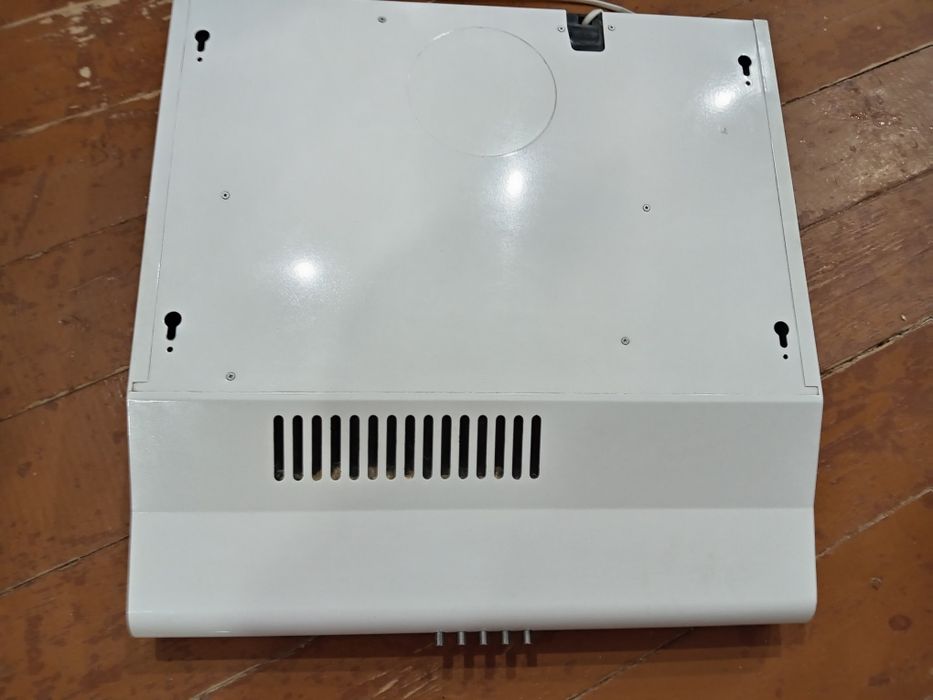 Продам вытяжку в хорошем состоянии