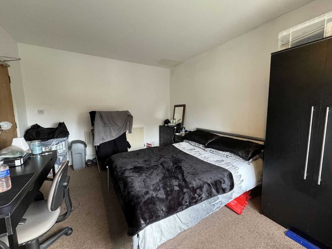Дава се под наем Двустаен апартамент в София, Център - 65 кв.м за 408 € - Снимка #2