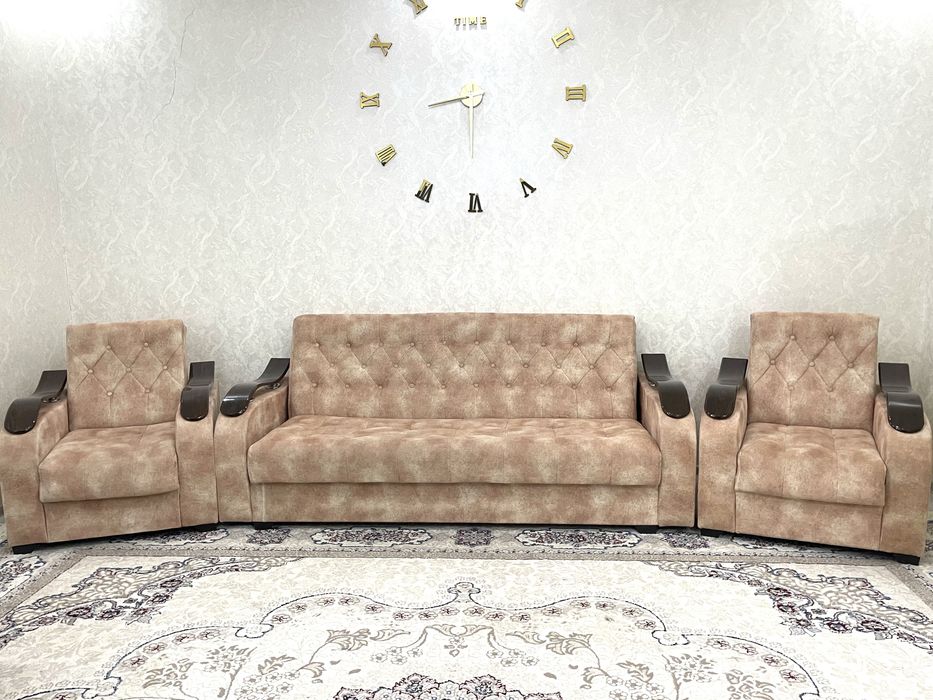 Divan va 2 ta kreslo