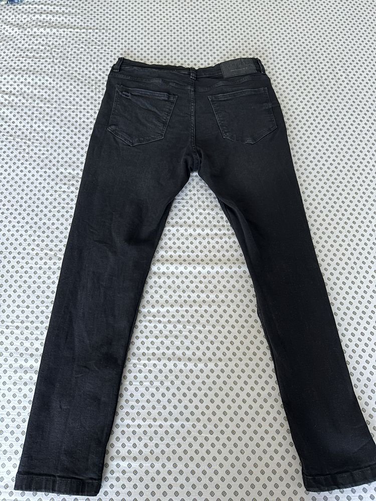 Blugi simpli bershka