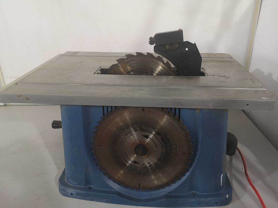 Циркуляр за дърво - WorkZone  2000W