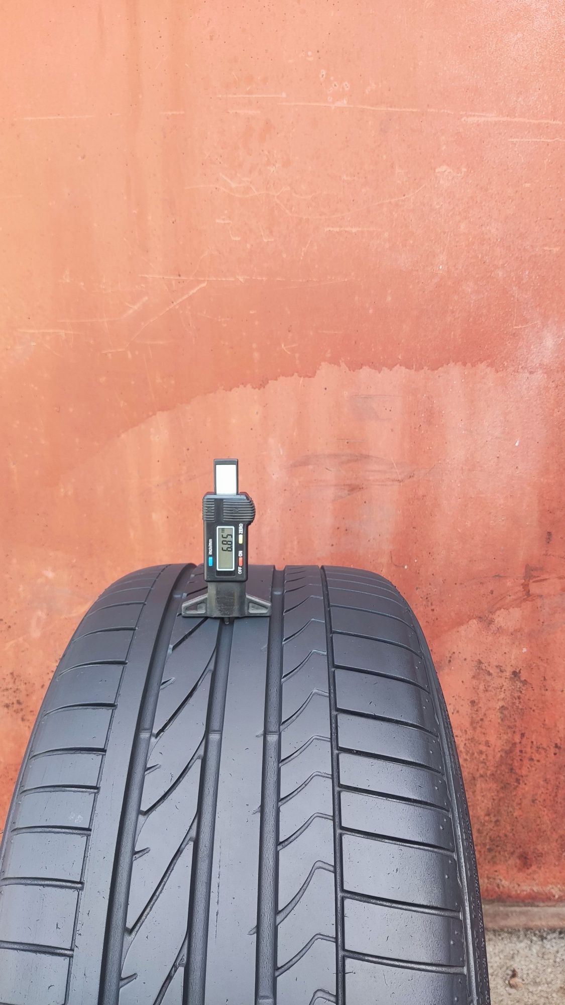 1бр. лятна гума 255/35/18 Bridgestone Potenza, XL, runflat
6.85mm 
Доб