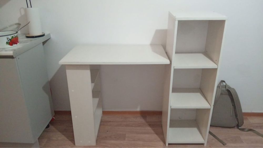 Продам стол-стеллаж