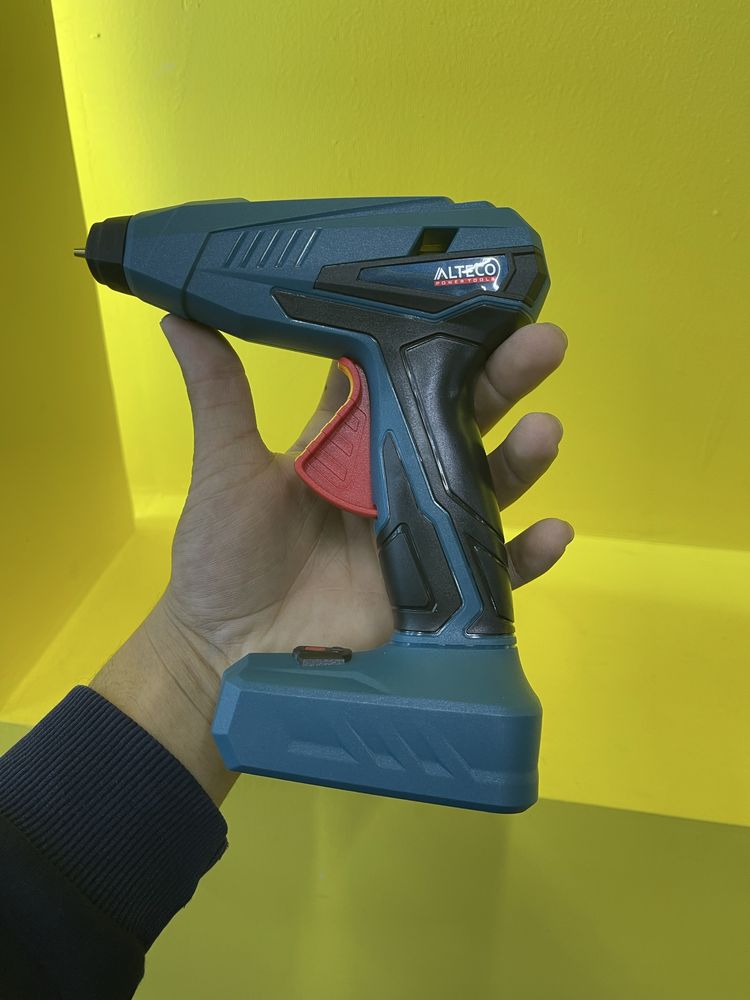 Аккумуляторный клеевой пистолет ALTECO GG 15 Li