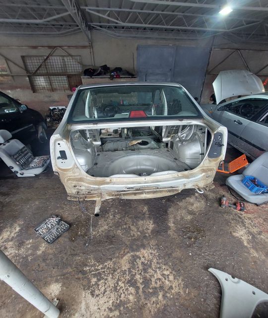 Lampa / Tripla stop stanga pe aripa Dacia Logan prima generatie