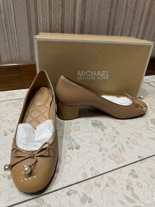 Продаю оригинальные туфли Michael Kors (новые)