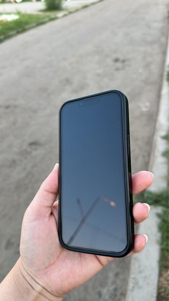 Продам Айфон 13 128 гб