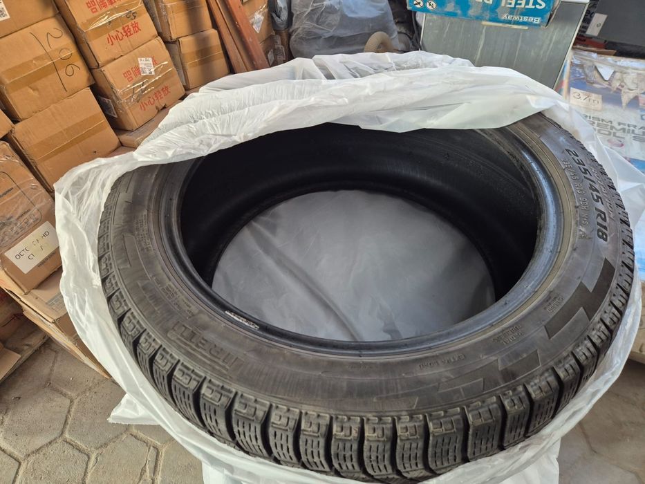 Продам б/у шины Pirelli