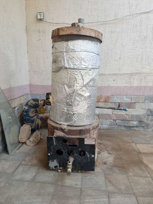 Газовый котёл с насосом и горелкой,,Gazda ishlaydigan kotyol sotiladi