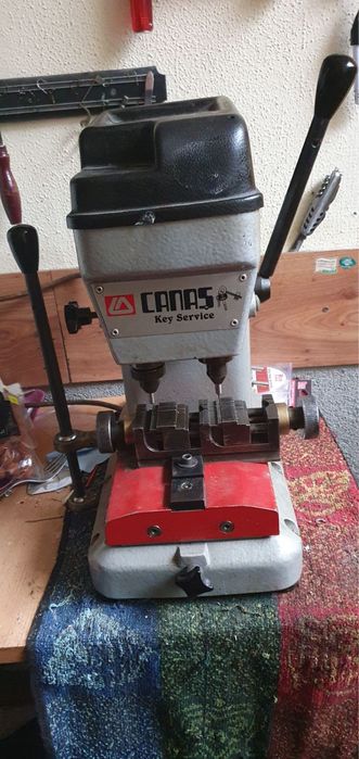 Ямкова машина за рязане на ключове CANAS Key Service