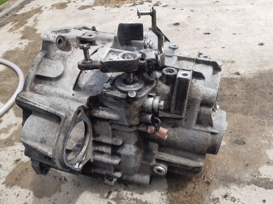 Cutie de viteze manuală 6+1 trepte cod JLU volkswagen passat B6 2.0BKP