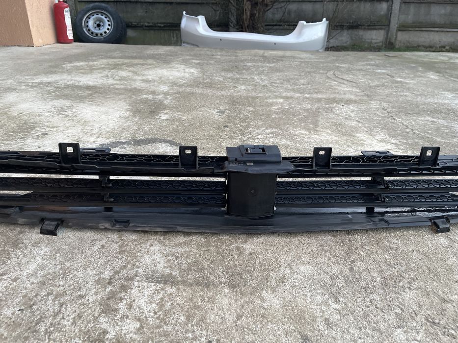 Bmw g30 bara spate/grila activa mica/grila bara m/ stopuri/proiector