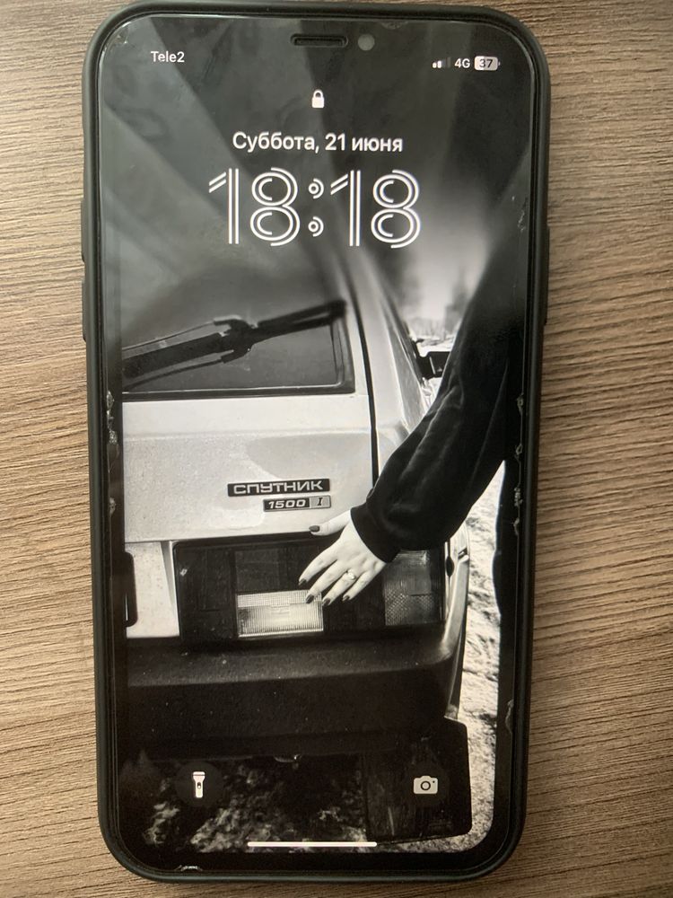 продам iPhone 11, в идеальном состоянии