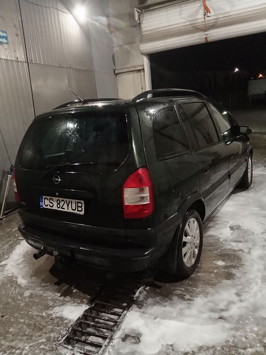Vând/schimb opel Zafira 7 locuri taxe la zi fiscal pe loc preț 1300 e