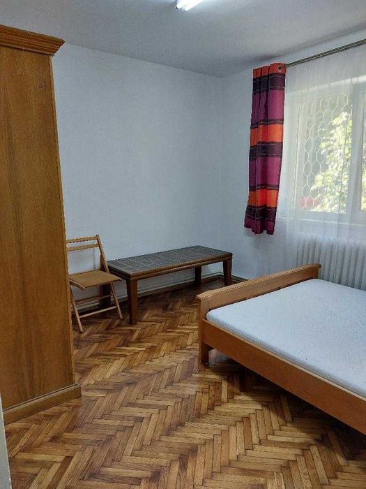 Proprietar ap 3 camere langa parcul Prefecturii