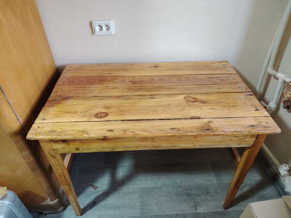 Стол деревянный из дерева