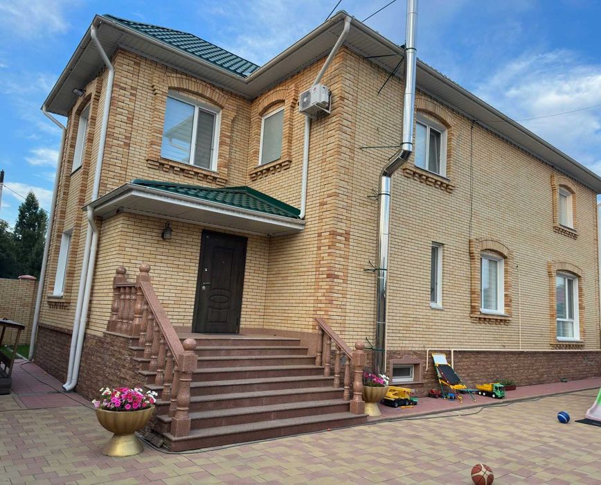 Продажа 2-этажного дома в ЦЕНТРЕ