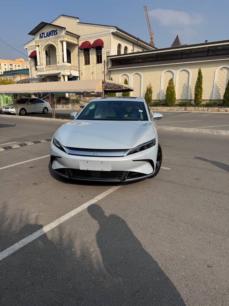 BYD Han 2024 – Atigi 12 000 km, umuman urilmagan, toza